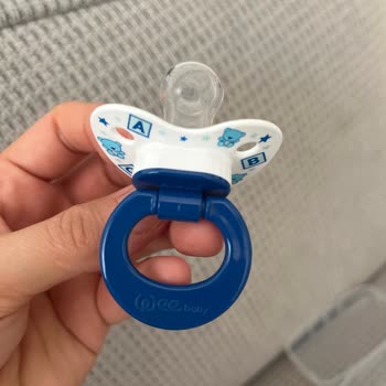 Wee Baby Emzik Plastik Kokuyor!