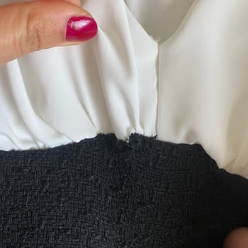Moda Çelikler Ürün Denerken Yırtıktı