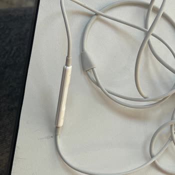 Apple Kulaklıkta Fiziksel Hasar Olmadığı Halde Garantiye Alınmıyor.