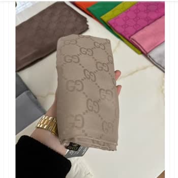 Ardenscarf (Instagram) Arden Farklı Renkte Şal Gönderiyor