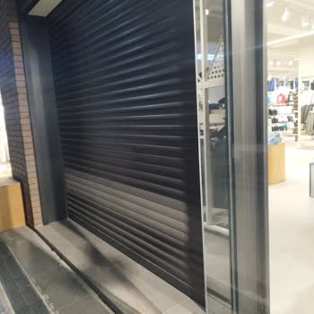 Mavi Erkenden Kapanan Mağaza, Müşteri Memnuniyetinin Umursanmadığı Marka