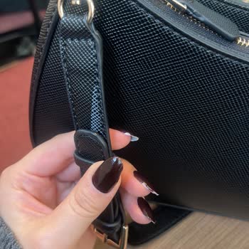 Guess Çanta Boya Atması