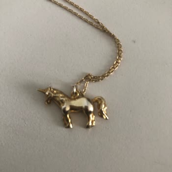 Astrolog Elvan Unicorn Kolye Kalitesiz