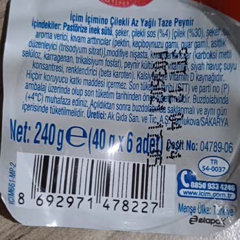 İçim Çilekli Yoğurdunda Siyah Siyah Şeyler Var.