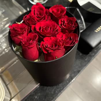 Lilyana Flowers Gelen Çiçek Siparişi