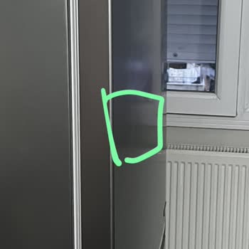 Beko Buzdolabı Çizik Dolu