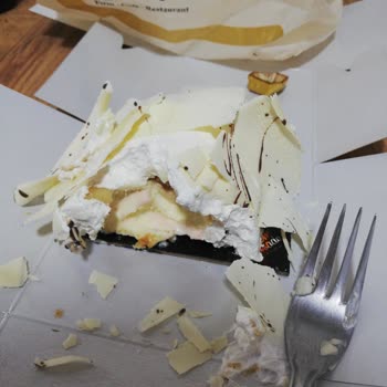 Bem Casado Pastanesi'nde Kötü Pasta