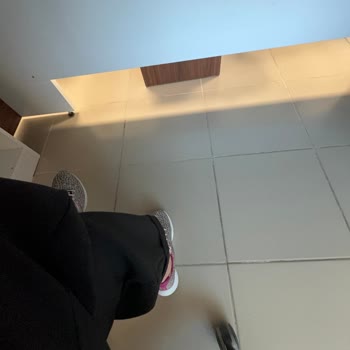 iPhone 15 Pro Ekran Bozuk, Şarj Bozuk!