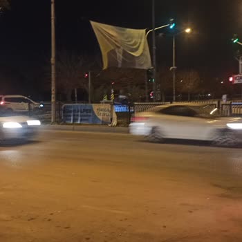 Adana Büyükşehir Belediyesi Belediye Otobüslerinin Otobüs Durağını Kapatması