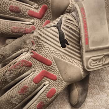 Puma Kaleci Eldiveni Deforme Oluşu