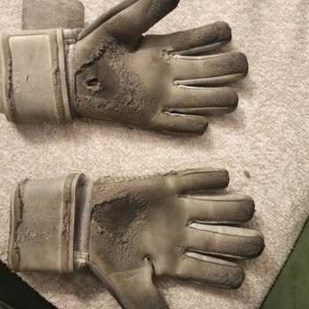 Puma Kaleci Eldiveni Deforme Oluşu