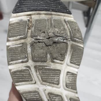 Skechers Ayakkabının Tabanı Eridi