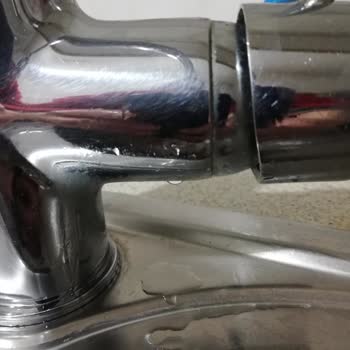 Ar Musluk Su Akıtması Ve Kaplamasının Bozulması