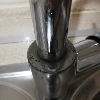 Ar Musluk Su Akıtması Ve Kaplamasının Bozulması