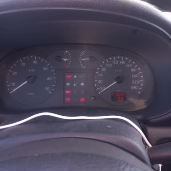 Renault 2000 Model Clio'nun Gösterge Sorunu