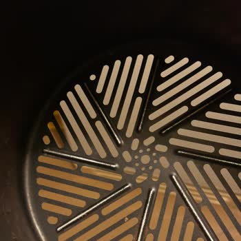 Kumtel Airfryer'ın İç Yüzeyi Soyuldu
