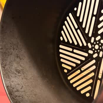 Kumtel Airfryer'ın İç Yüzeyi Soyuldu