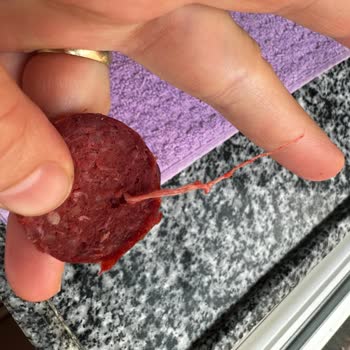 Coşkun Sucuk İçinden Plastik Poşet