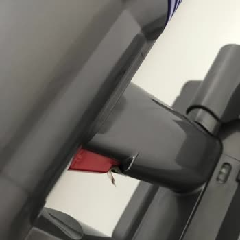 Dyson V8 Süpürgemin Bataryası Bitti