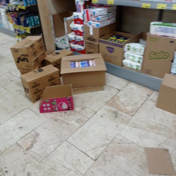 Hakmar Express Hakmar Dağınık Mağaza İçi