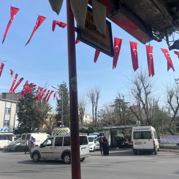 İETT - İstanbul Elektrik Tramvay Tünel Otobüsün Duraklarda Durmaması