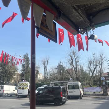 İETT - İstanbul Elektrik Tramvay Tünel Otobüsün Duraklarda Durmaması
