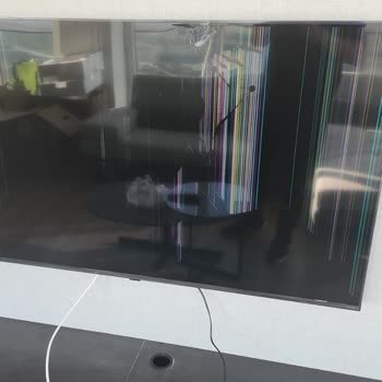 LG Firması Da Kutup Mağazası Da Kırık Televizyonu İade Almıyor