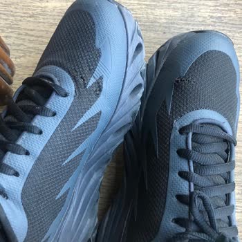 Yeni Aldığım Skechers Ayakkabıda Yırtılmalar