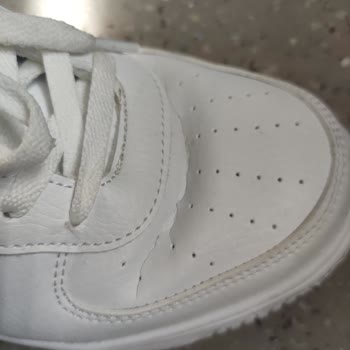 FLO Ayakkabı FLO'dan Aldığım Ayakkabı Üretim Hatalı Olmasına Rağmen İade Yapılmıyor