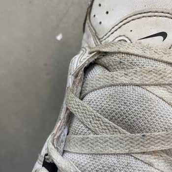 FLO Mağazasından Alınan Nike Spor Ayakkabı Yırtıldı. Orijinal Mi?!