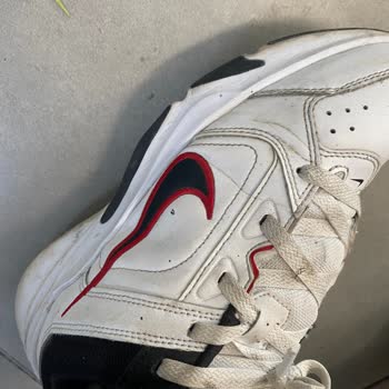 FLO Mağazasından Alınan Nike Spor Ayakkabı Yırtıldı. Orijinal Mi?!