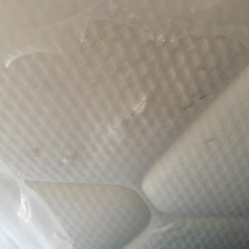 Yataş Yataklar Yırtık. Kirli