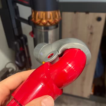 Dyson Gen 5 Furniture Tool Malfunction (4 Months Old) & Warranty Exclusion
