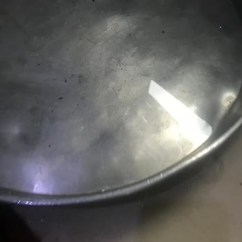Lakayıt Ve Dikkatsiz Saka Su