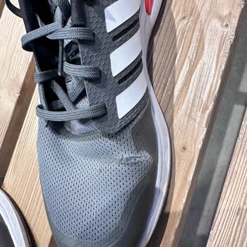 Adidas Marka Hizmeti Mağduriyeti