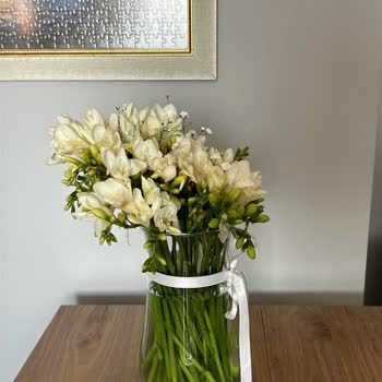 Çiçek Sepeti Ve Gönderdikleri Solmuş Çiçekler