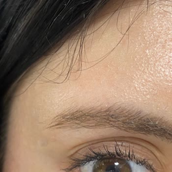 Nyx Professional Makeup Brow Glue Kaş Sabitleyici Beyazlık Bırakıyor