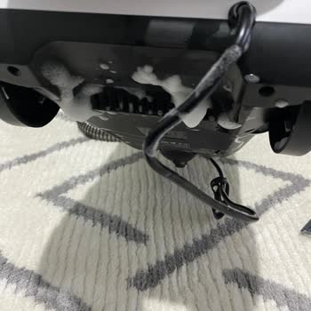 Kiwi Home Kiwi Marka Koltuk Yıkama Alttan Su Kaçırıyor