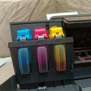 HP Smart Tank Yazıcı Pembe Renk Çıkartıyor