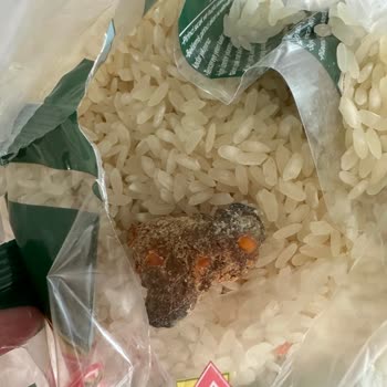 BİM Pirincin İçinde Pislik Çıktı