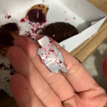 Krispy Kreme Dönütü İçinden Ambalaj Kağıdı Cıktı