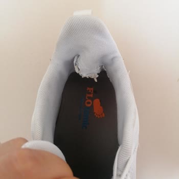 Puma Ayakkabı İç Topuk Kısmı Yırtılması