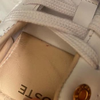Lacoste Kusurlu Ürünün Sorumluluğunu Almıyor