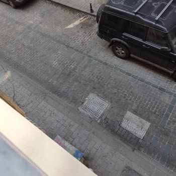 İBB - İstanbul Büyükşehir Belediyesi Uykusuz Geceler: Sokağımızdaki Gürültülü Rögar Kapağı Sorunu