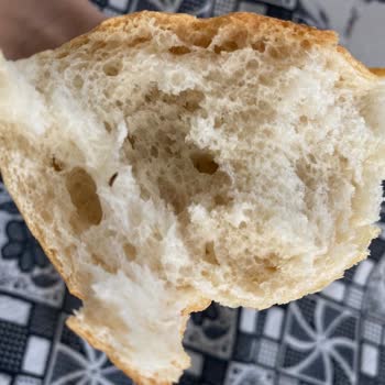 Hakmar Ekmek Ürününde Şaşırtan Misafir!