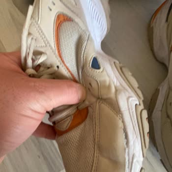 Skechers Ayakkabının Az Kullanılmasına Rağmen Yanlardan Açılması.