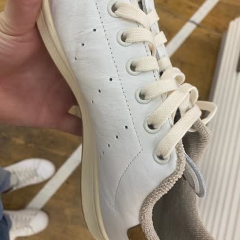 Sneaks Up Kusurlu Ürün Satışı
