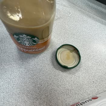 Migros'tan Aldığım İçeceğin İçinden Solucan Çıktı