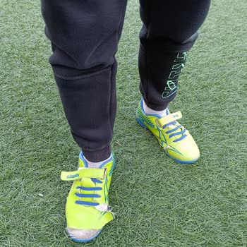 Kinetix Erimiş Halı Saha Ayakkabısı