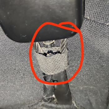 Opel Combo Life Emniyet Kemeri Kablolarının Kopması